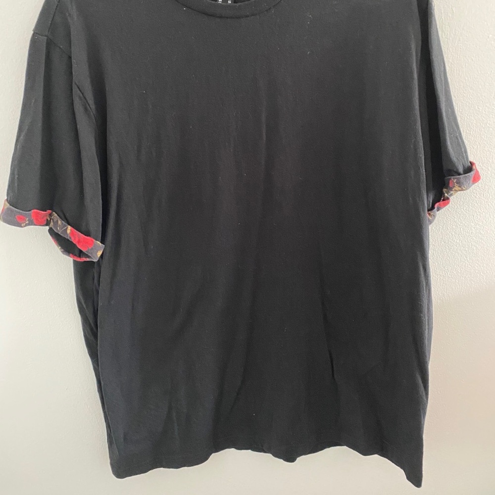 Black shirt with Cuffed sleeves